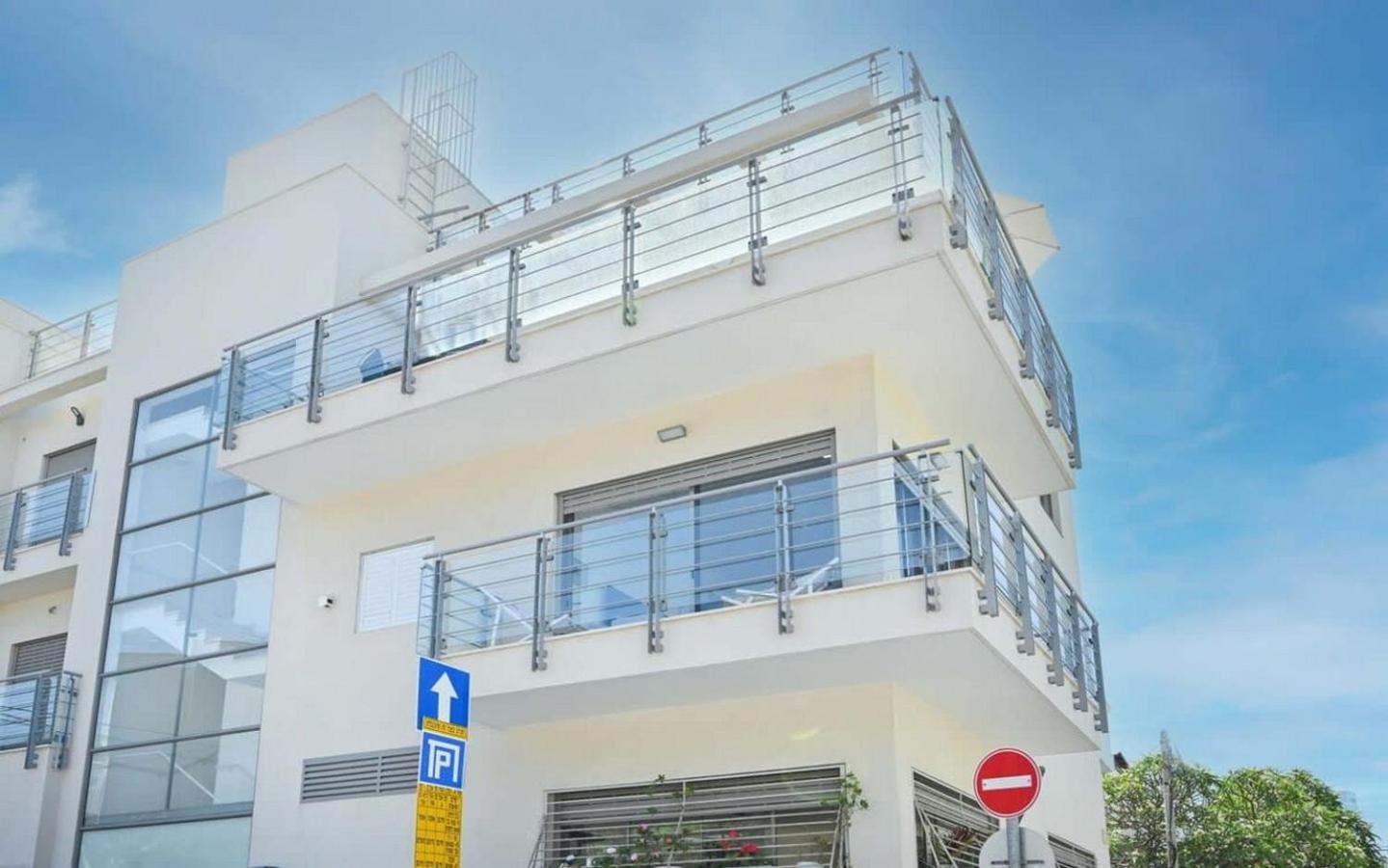 Luxury Beachfront Penthouse At Haari By Holyguest Apartment