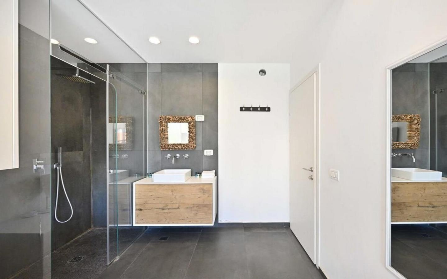 Apartment Luxury Beachfront Penthouse At Haari By Holyguest *